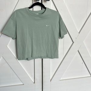 Women’s Solo swoosh t shirt box crop